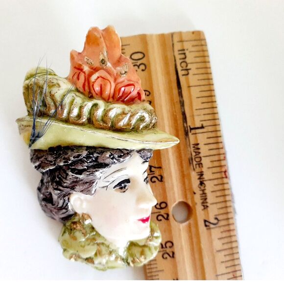 Vintage Art Deco Lady's Head Face in Green Orange Hat Resin Brooch Pin 2.5"L - Picture 2 of 5